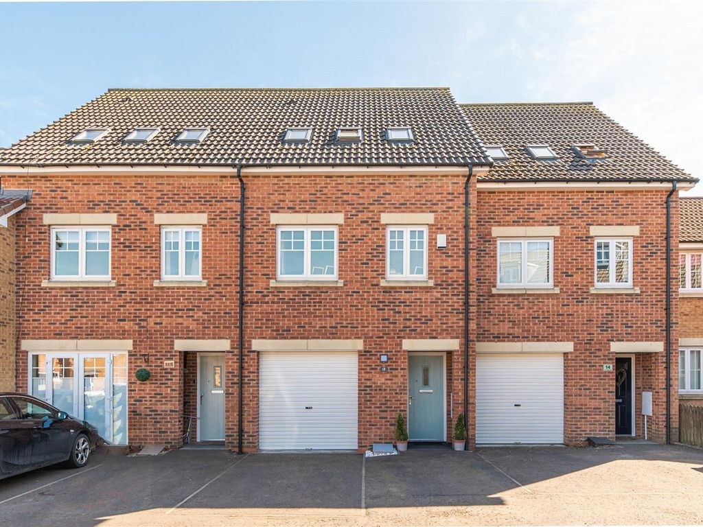 4 bed town house for sale in Fox Dene View, Greenside, Ryton NE40 Zoopla