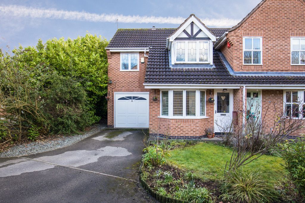 3 bed semidetached house to rent in Ellwood Crescent, Wollaton