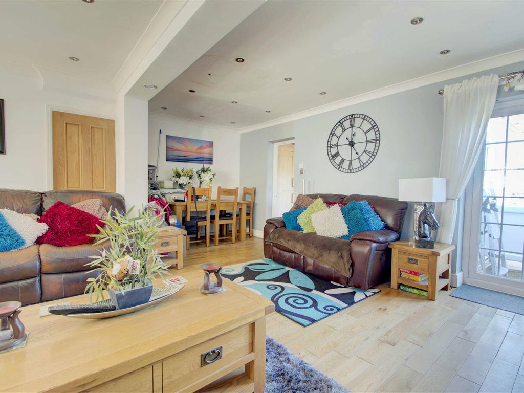 Porters Way, West Drayton UB7  