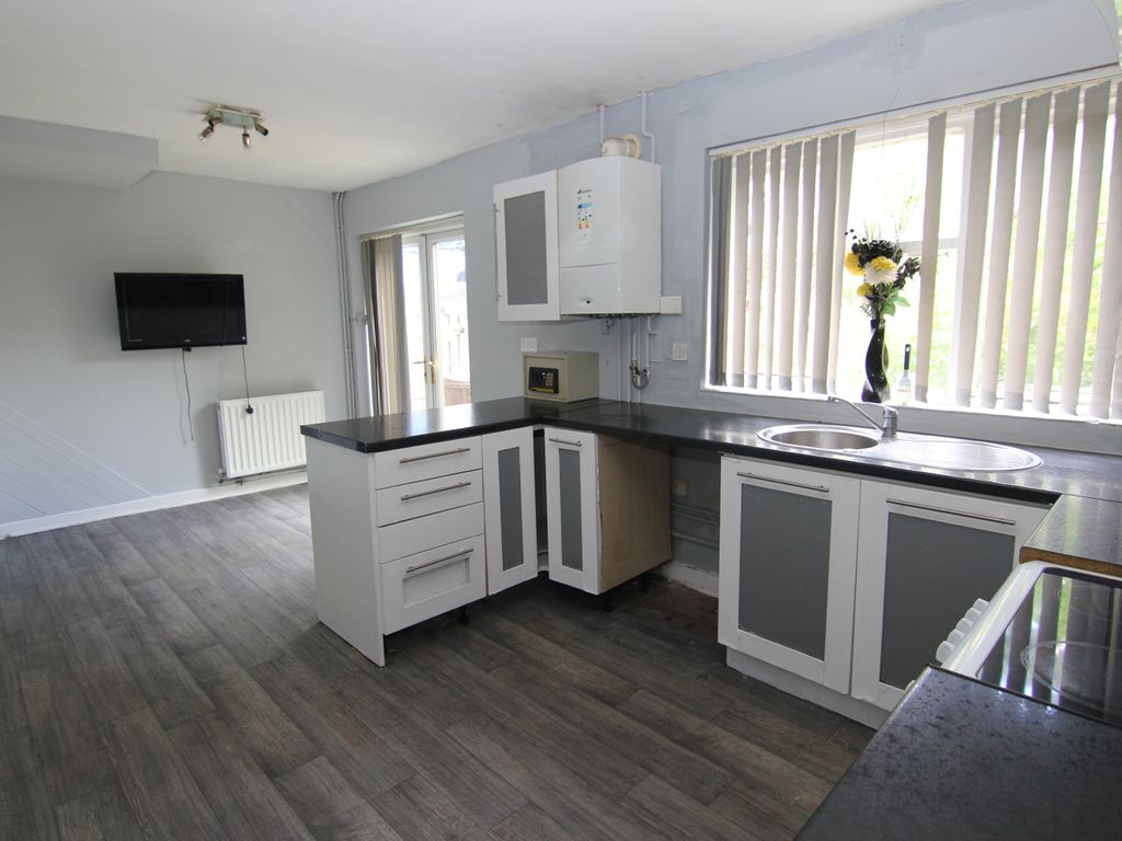 3 bed mews house for sale in Dukinfield Road, Hyde SK14, £175,000 Zoopla