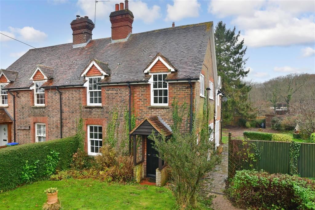 4 bed semidetached house for sale in Balneath Manor Lane, South