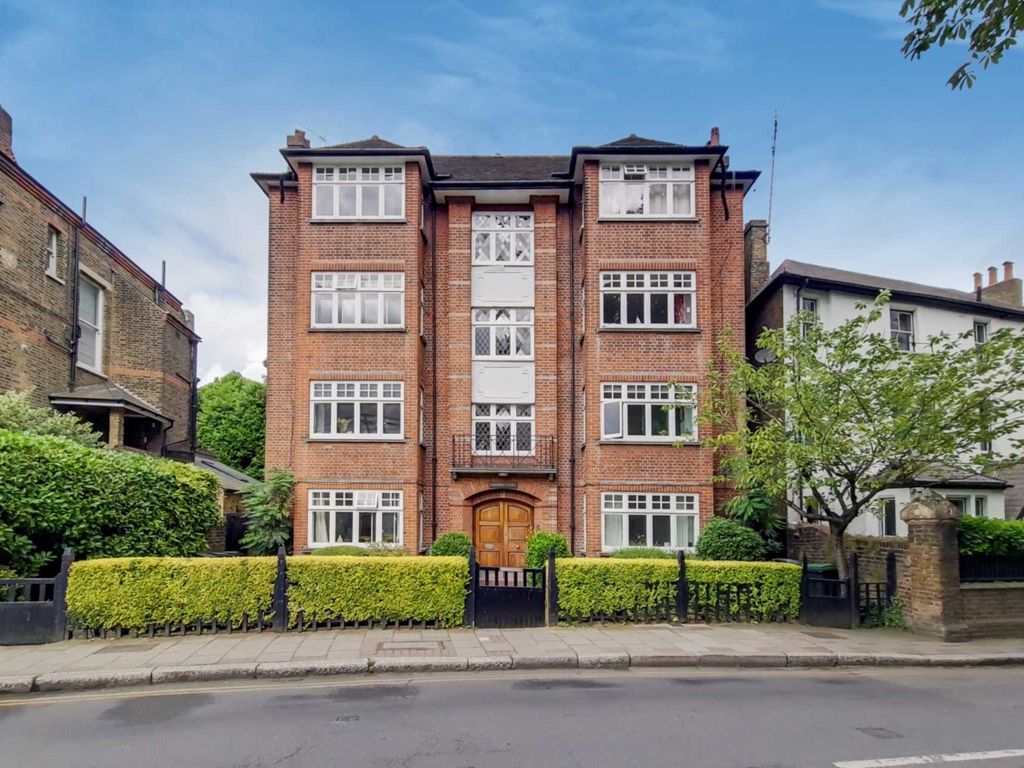 Cholmeley Court, Highgate N6  