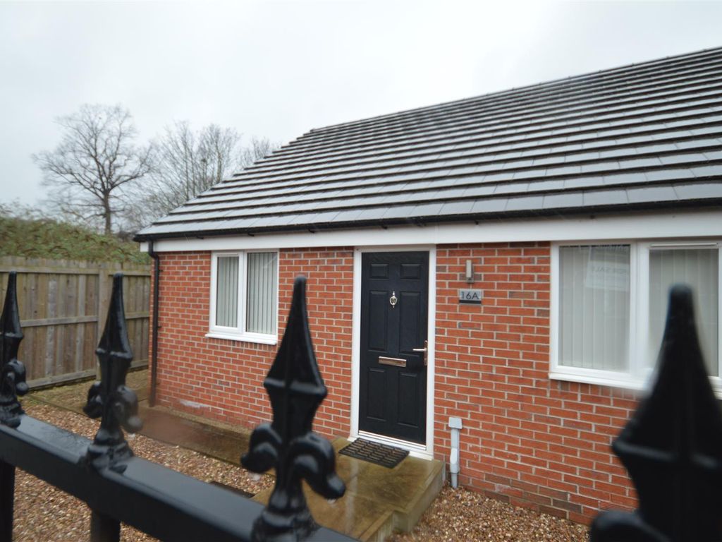 2 bed semidetached bungalow to rent in Spawd Bone Lane, Knottingley WF11, £850 pcm Zoopla