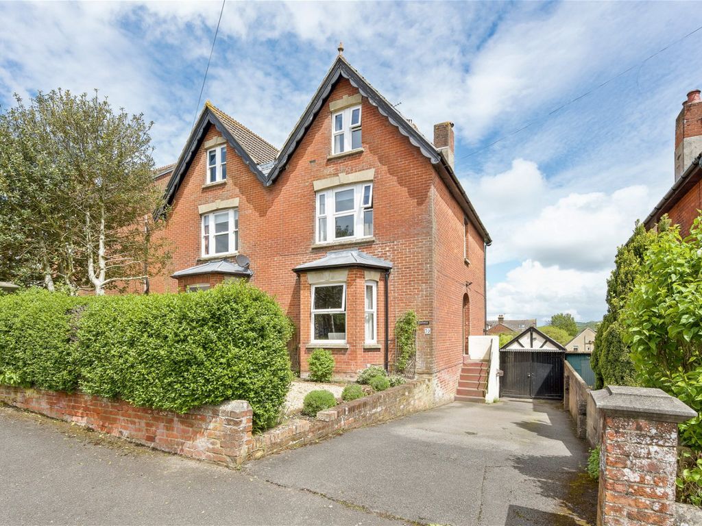 4 bed semidetached house for sale in WainALong Road, Salisbury SP1