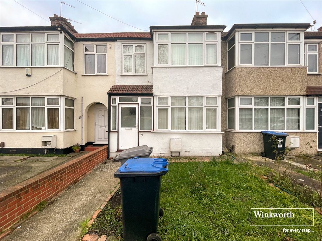 3 bed detached house to rent in Honeypot Lane, Kingsbury, London NW9