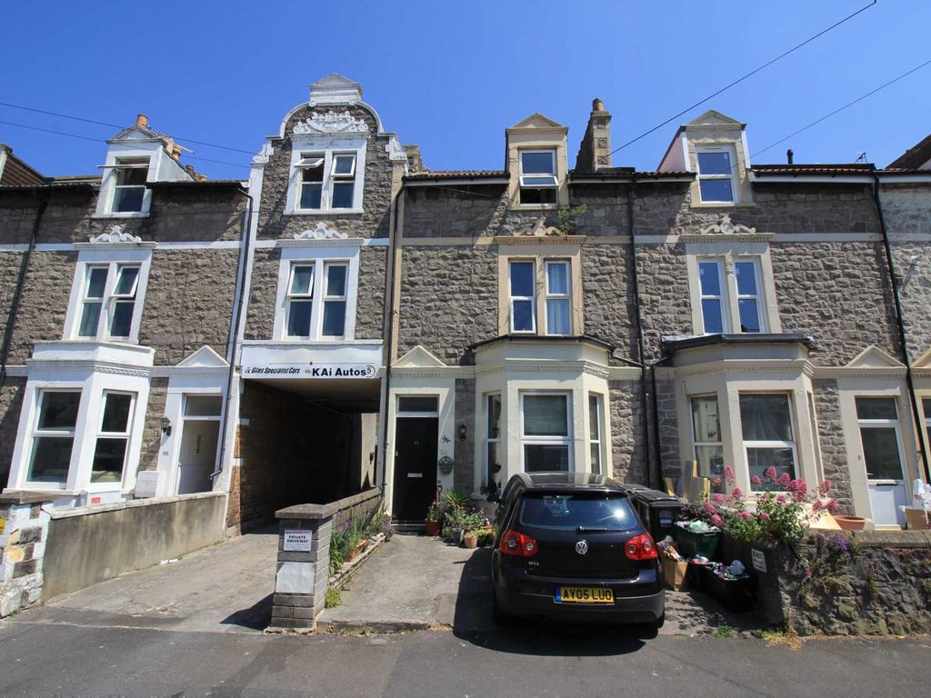 1 bed flat for sale in Jubilee Road, WestonSuperMare BS23, £70,000 Zoopla