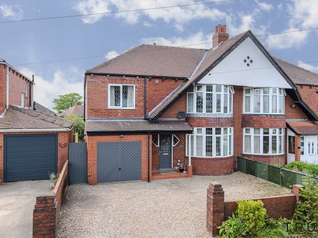 4 bed semidetached house for sale in Kingsway, Ossett WF5, £335,000