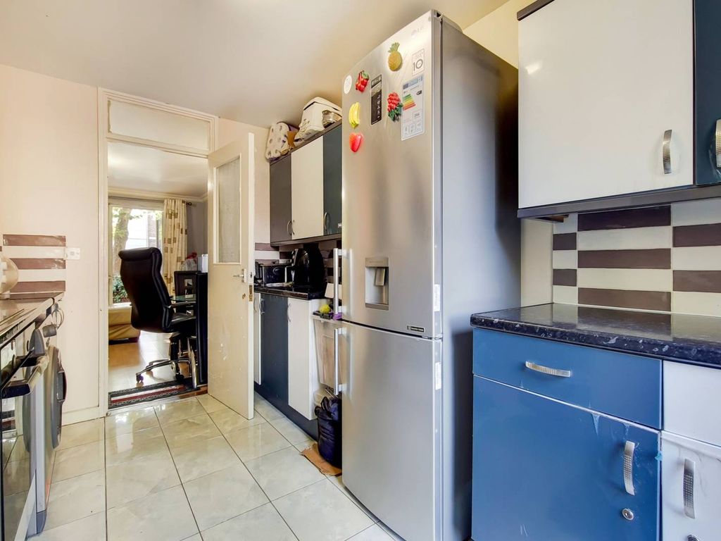 Bath Close, Peckham, London SE15  