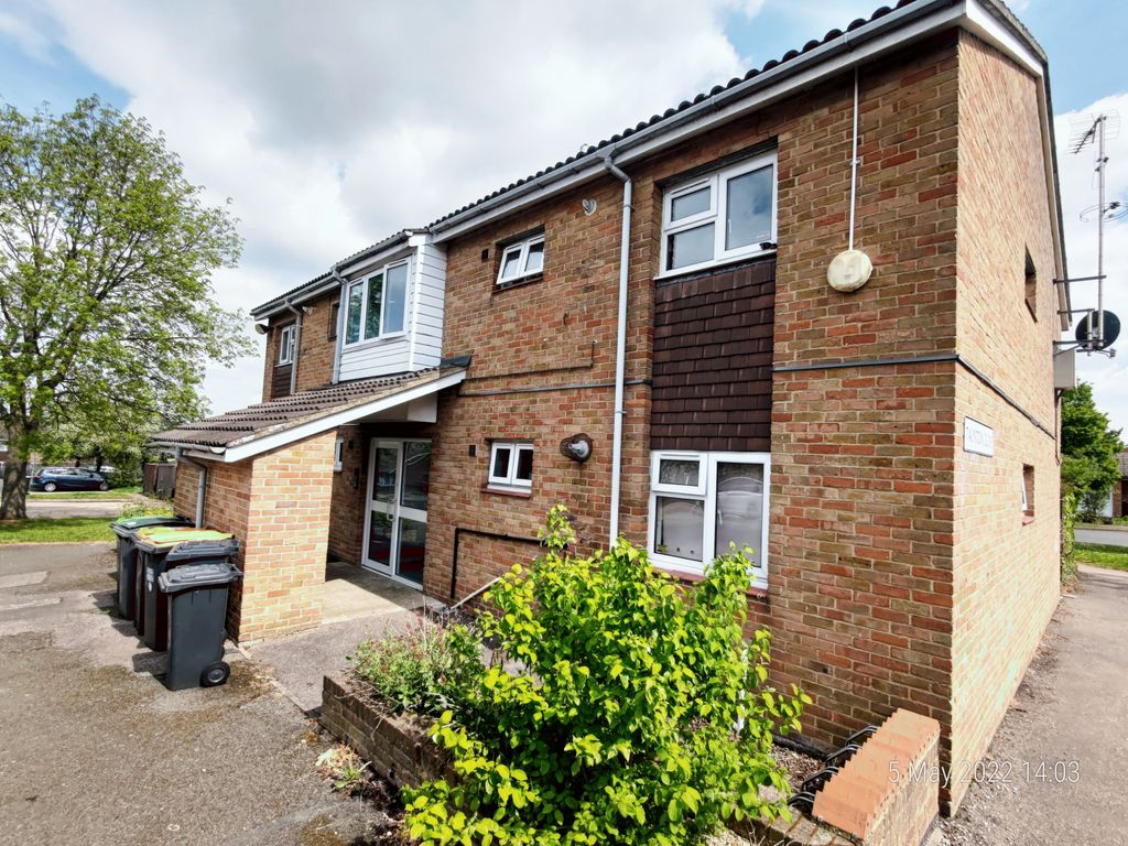 Taunton Close, Bedford MK41  