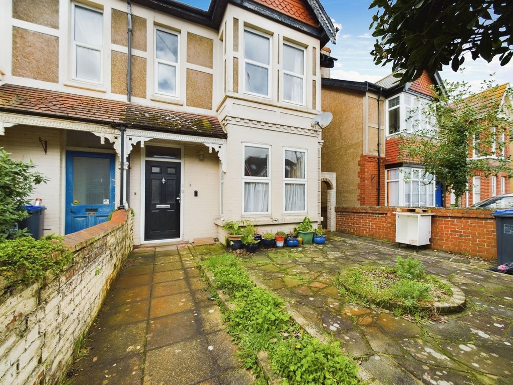 2 bed flat for sale in Valencia Road, Worthing BN11 Zoopla