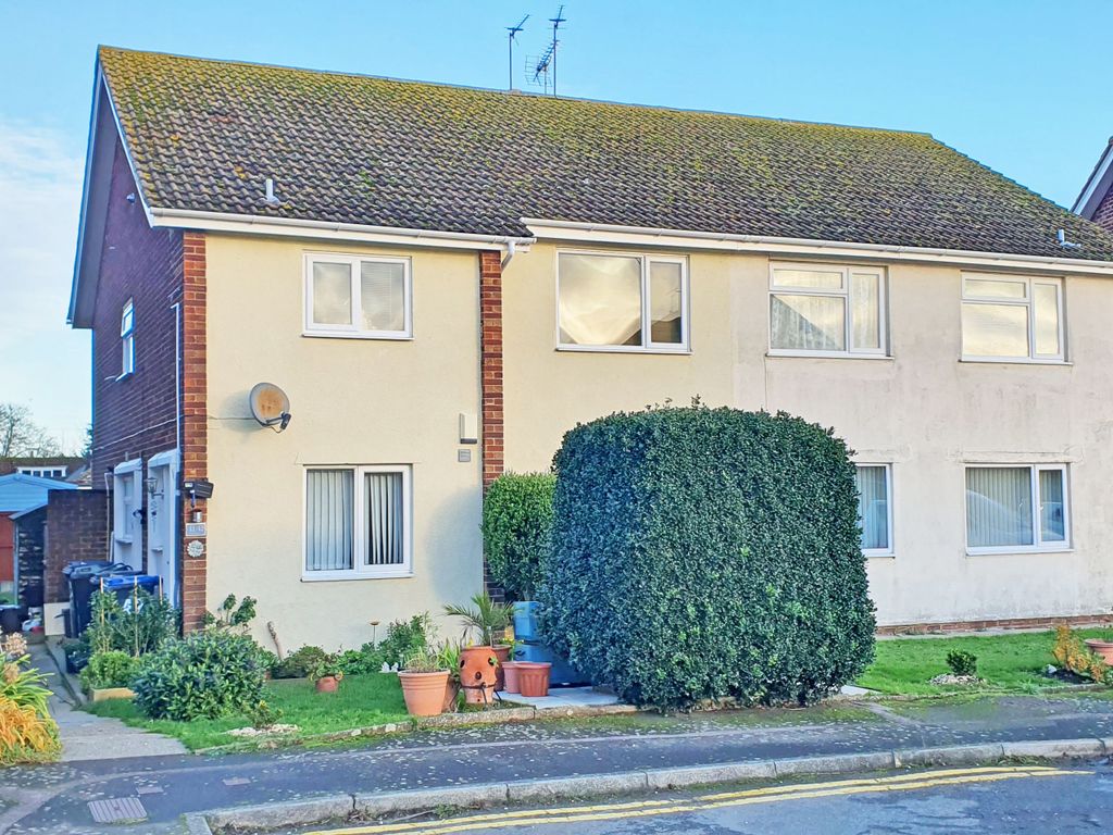 2 bed for sale in Woodford Court, Birchington CT7, £215,000