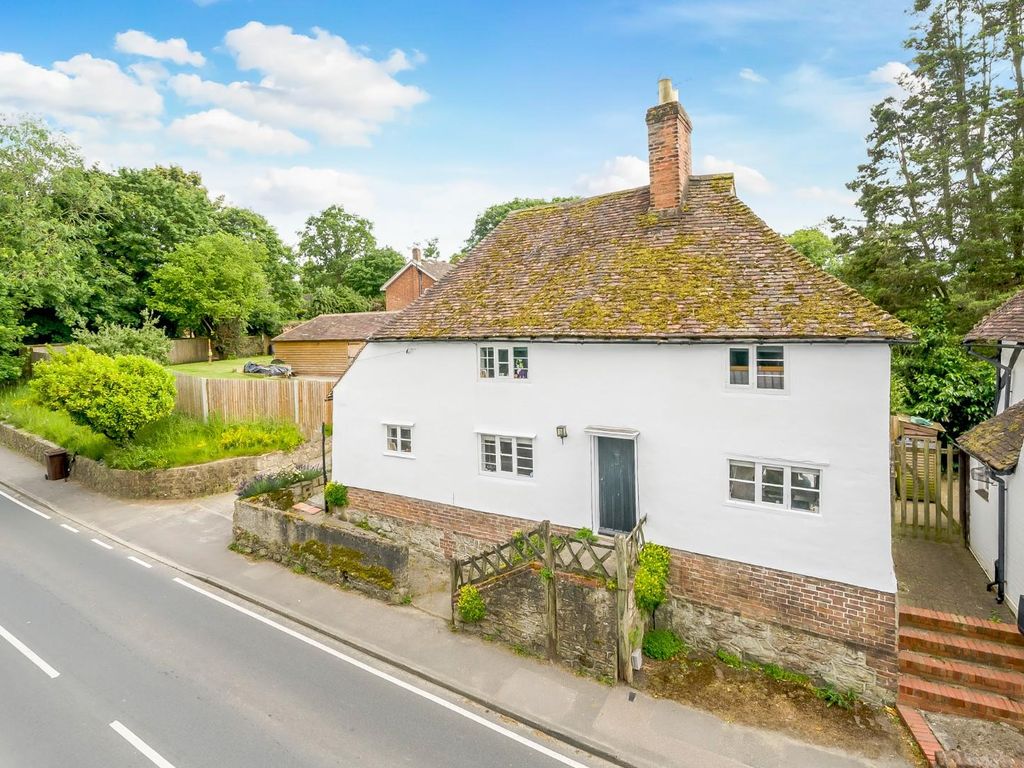 3 bed detached house for sale in Roundwell, Bearsted, Maidstone ME14, £