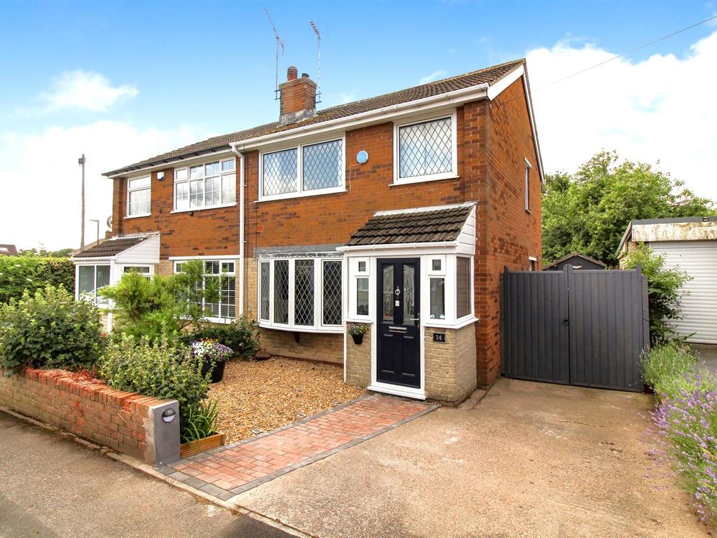 3 bed semidetached house for sale in Bramlyn Close, Clowne, Chesterfield S43, £190,000 Zoopla