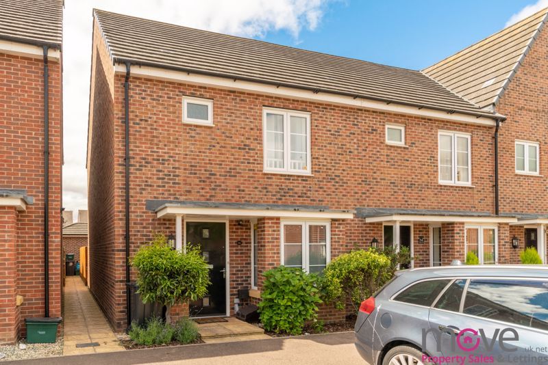 3 bed end terrace house for sale in Mainsail Lane, Hempsted, Gloucester