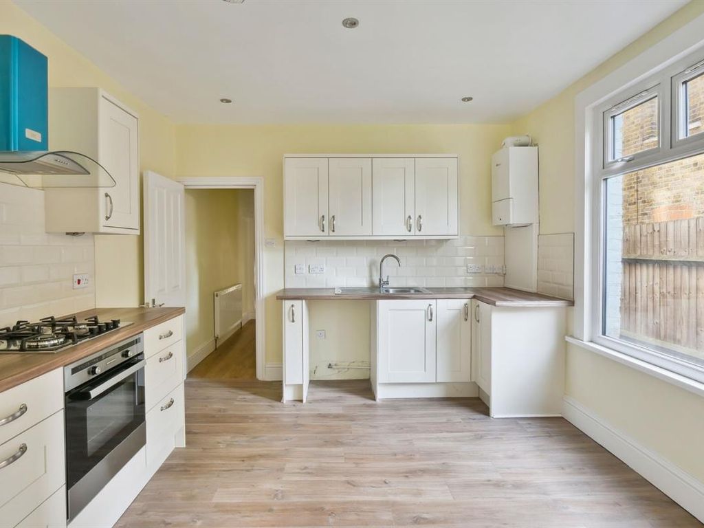 Queen Mary Road, London SE19