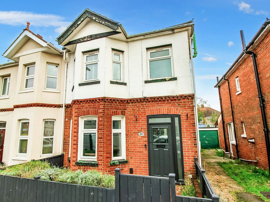 3 bed semidetached house for sale in Canada Road, Woolston SO19, £325,000 Zoopla