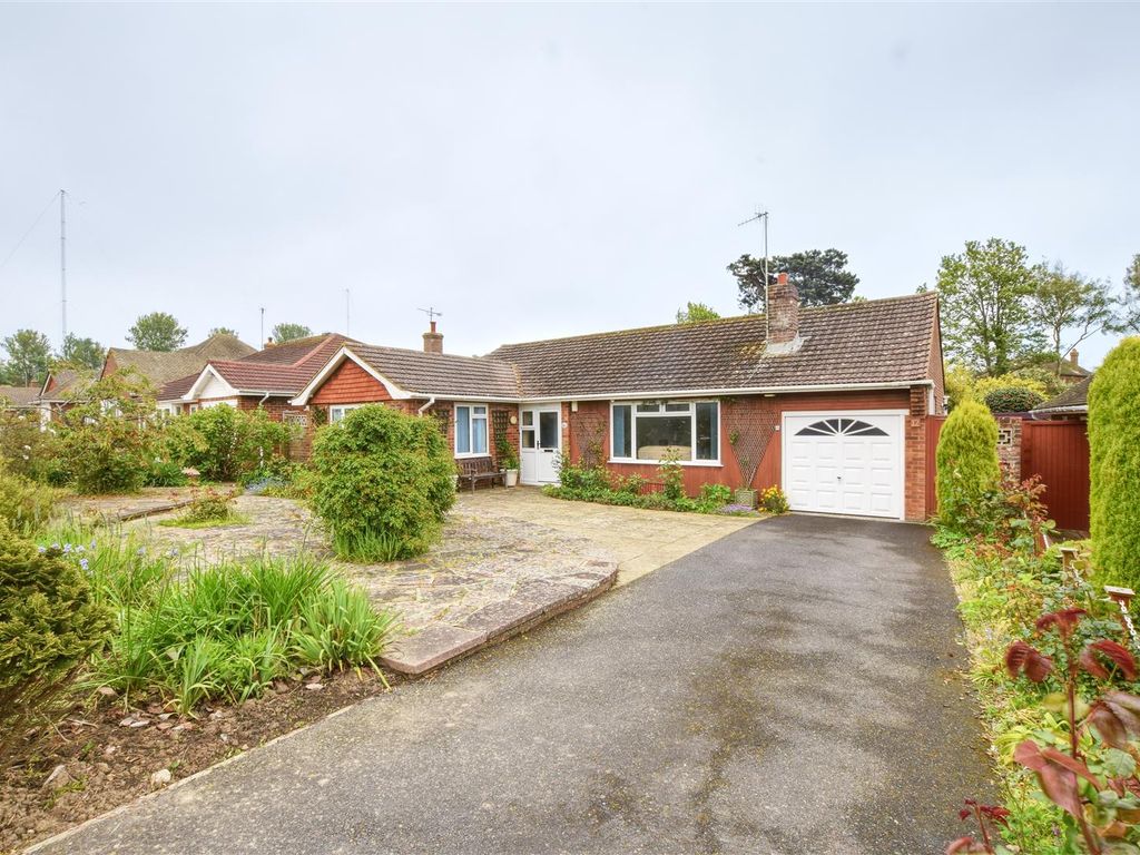 2 bed detached bungalow for sale in The Barnhams, BexhillOnSea TN39