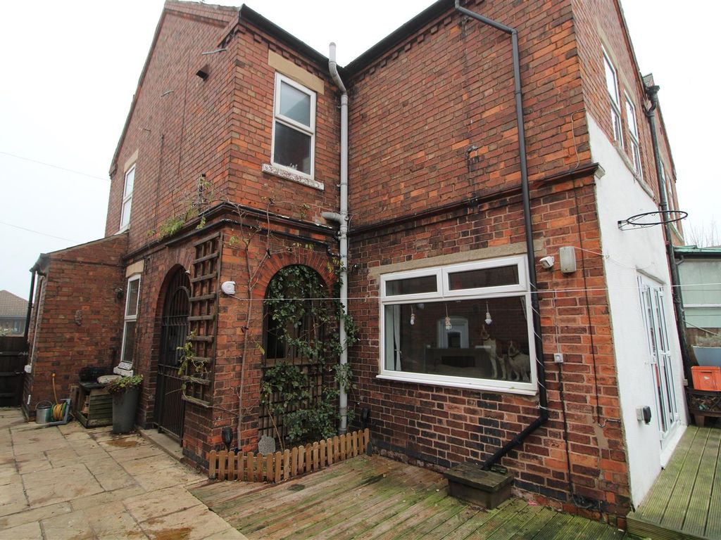 3 bed semidetached house for sale in Hawton Lane, New Balderton