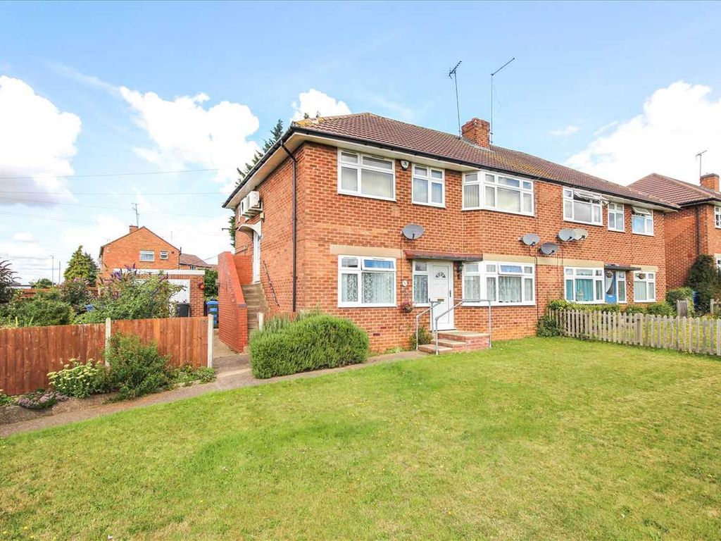 2 bed for sale in Finedon Road, Burton Latimer, Kettering