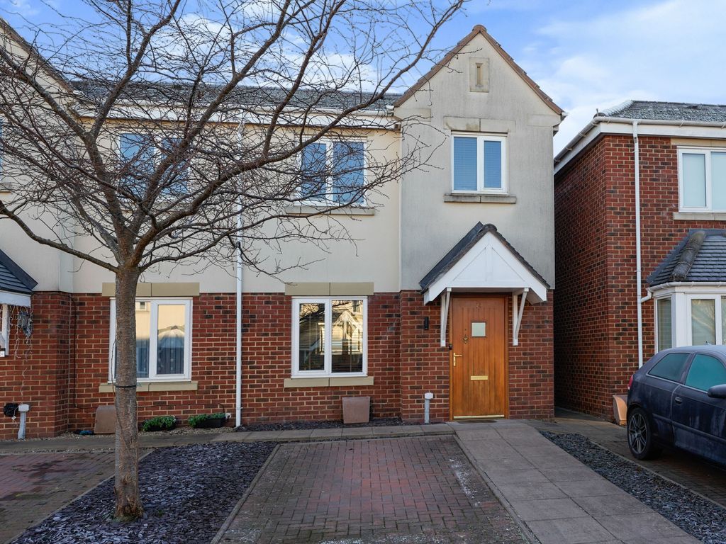 2 bed semidetached house for sale in Philipscote, Evesham