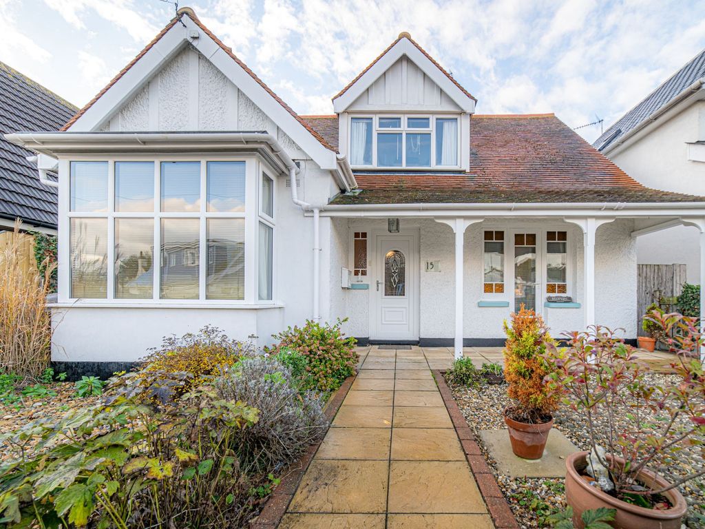 4 bed detached house for sale in Queensbridge Drive, Herne Bay CT6, £