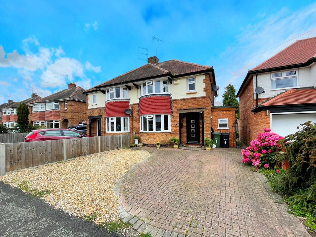 3 bed semidetached house for sale in Winchester Avenue, Worcester WR2, £310,000 Zoopla