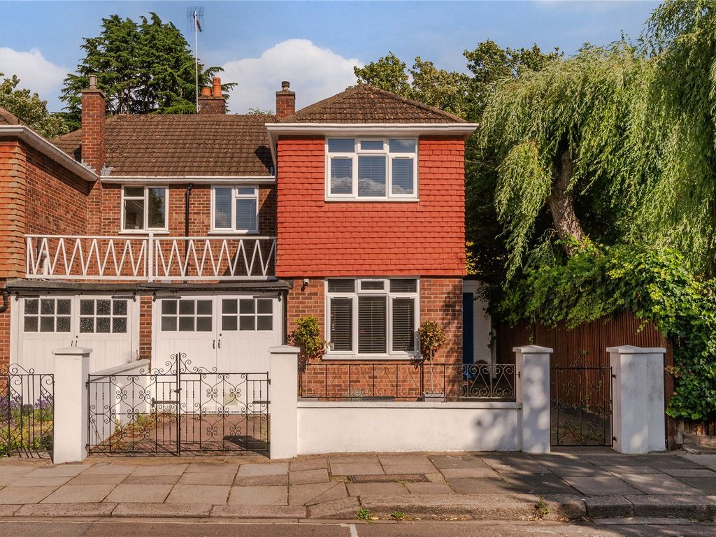 3 bed semidetached house to rent in Boileau Road, Barnes, London SW13