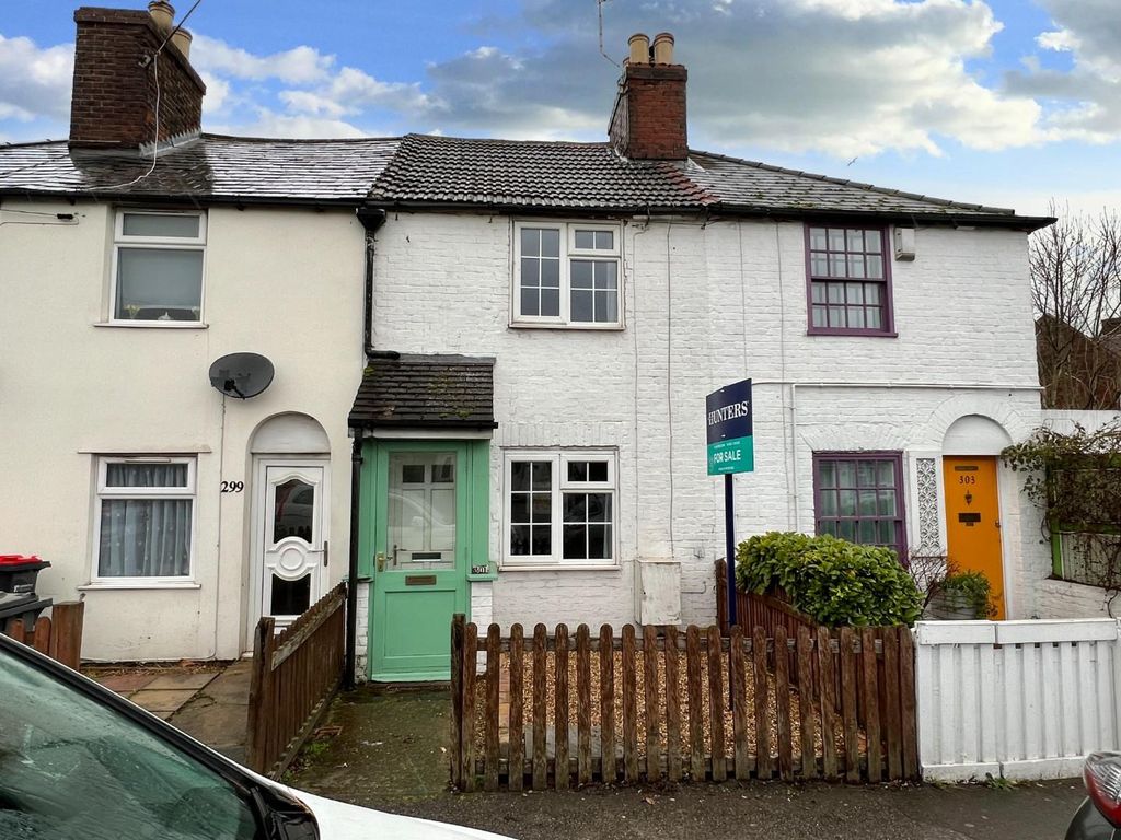 2 bed terraced house for sale in Sturry Road, Canterbury CT1, £225,000
