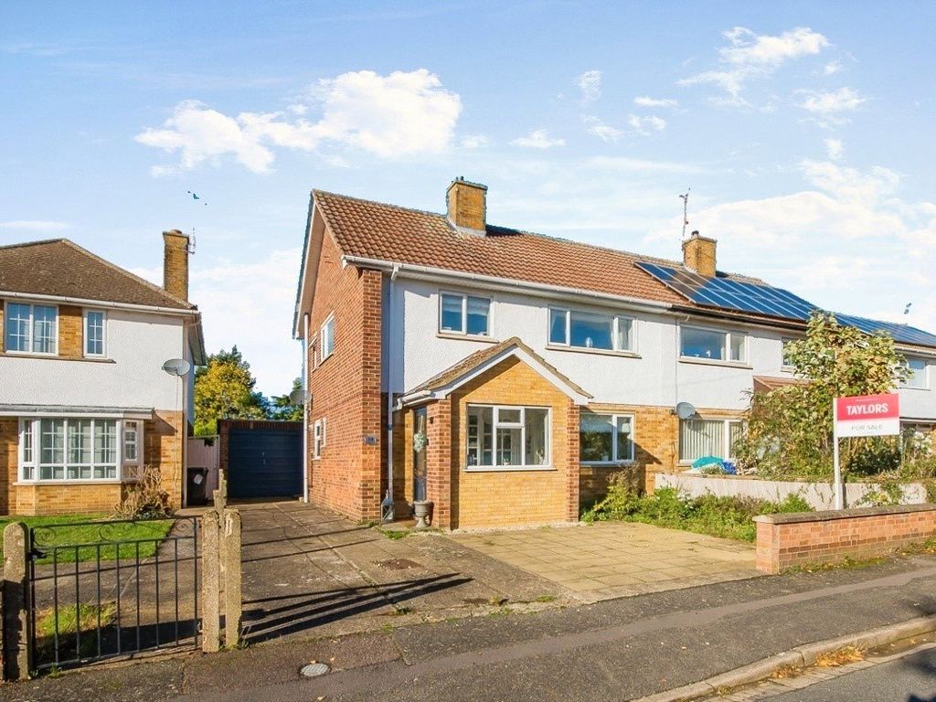 3 bed semidetached house for sale in Grafton Avenue, Peterborough