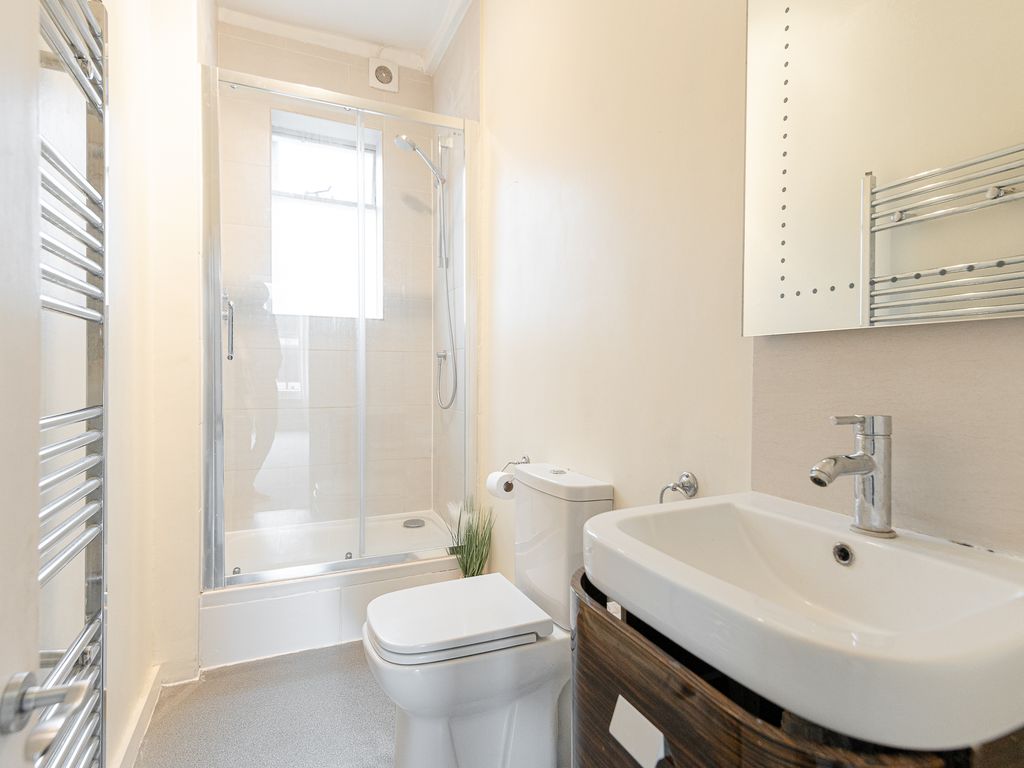 2 bed flat to rent in Charleville Road, West Kensington W14 Zoopla