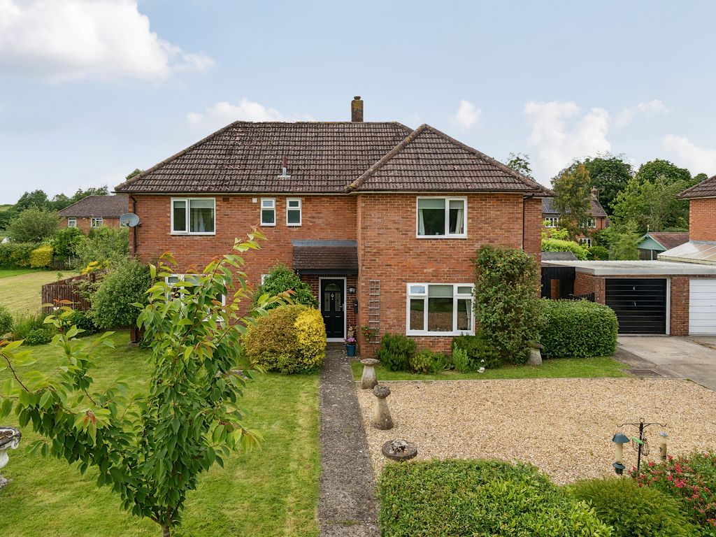 4 bed detached house for sale in Edinburgh Road, Calne SN11, £595,000