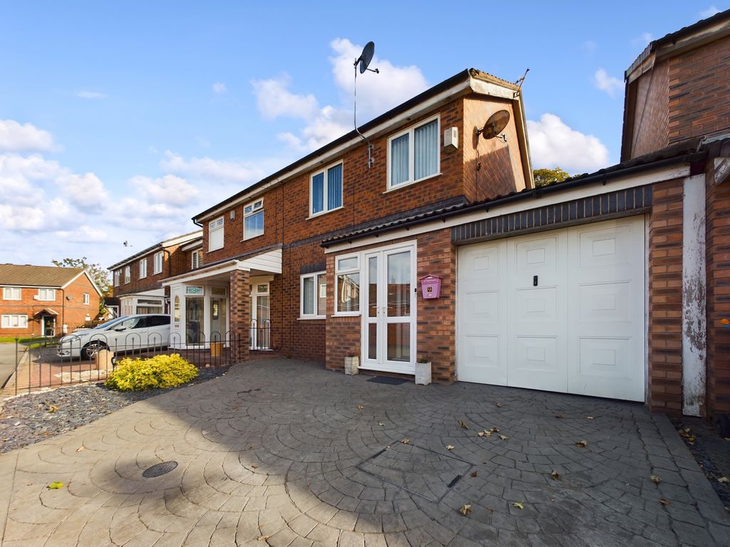 3 bed semidetached house for sale in Aboyne Close, Walton, Liverpool