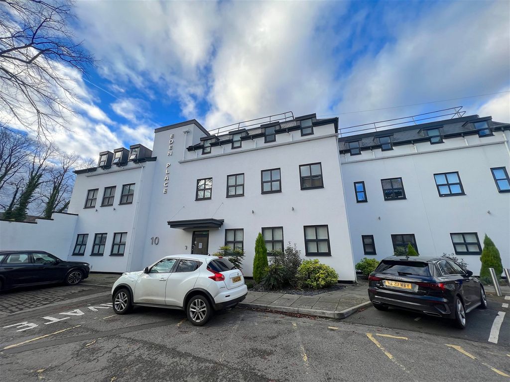 1 bed flat for sale in Eden Place, Cheadle SK8, £180,000 Zoopla