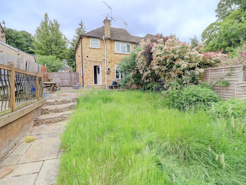 3 bed semidetached house for sale in Cedar Avenue, Hazlemere, High