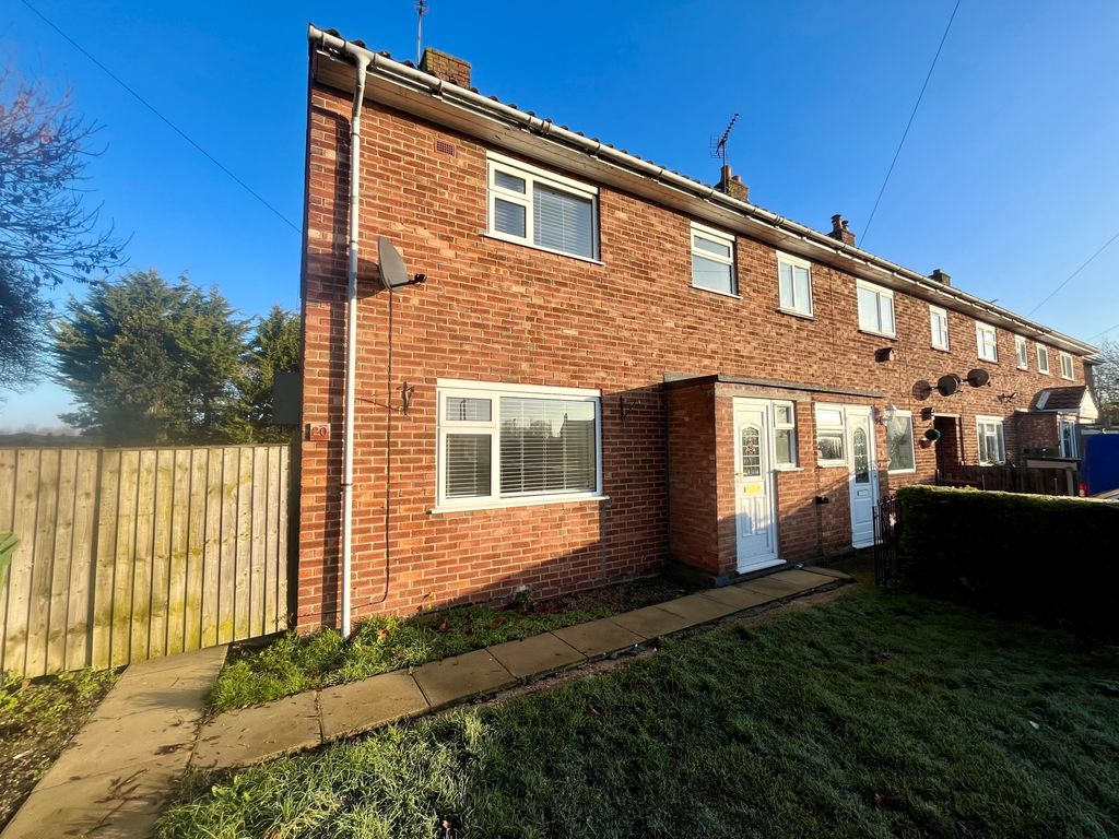 2 bed property to rent in Munsons Place, Feltwell, Thetford IP26, £