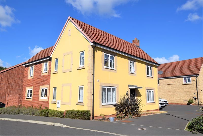 4 bed detached house for sale in Hallam Close, Midsomer Norton