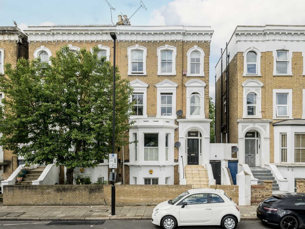 2 bed flat for sale in Cavendish Road, London SW12, £700,000 Zoopla