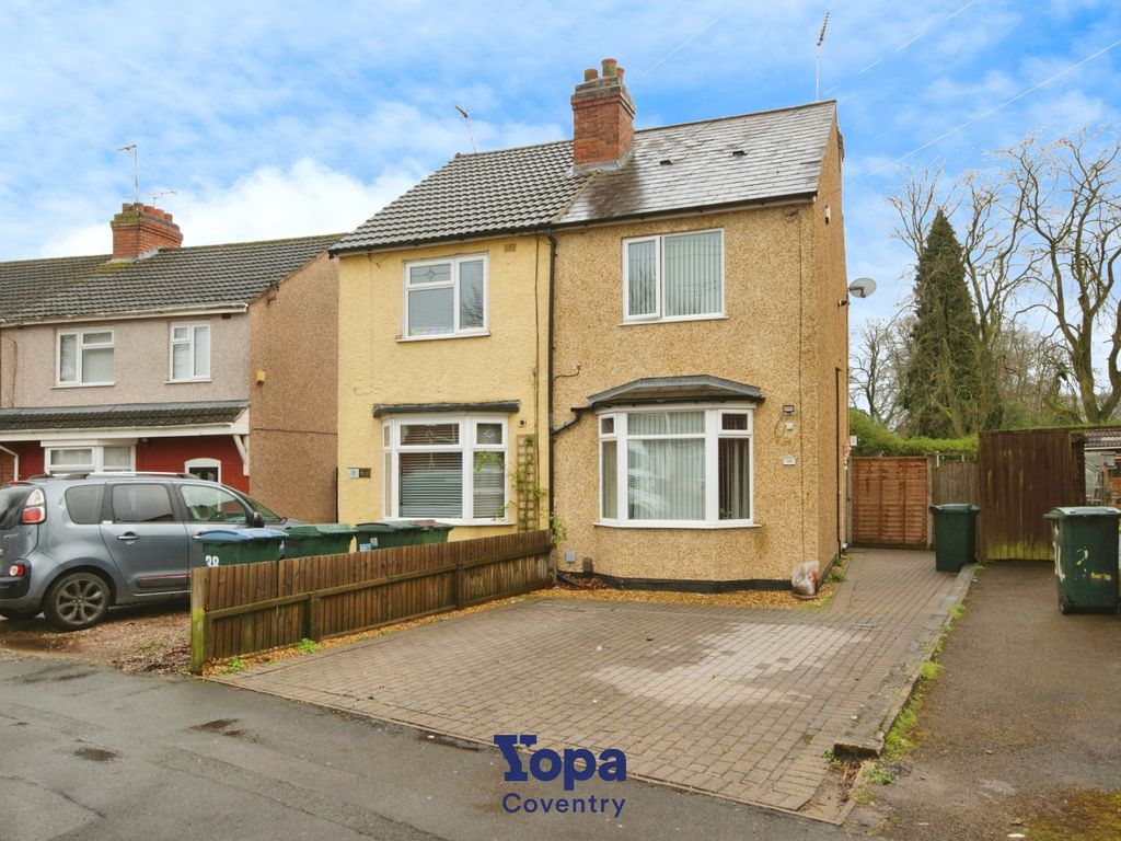 3 bed semidetached house for sale in Sunningdale Avenue, Holbrooks
