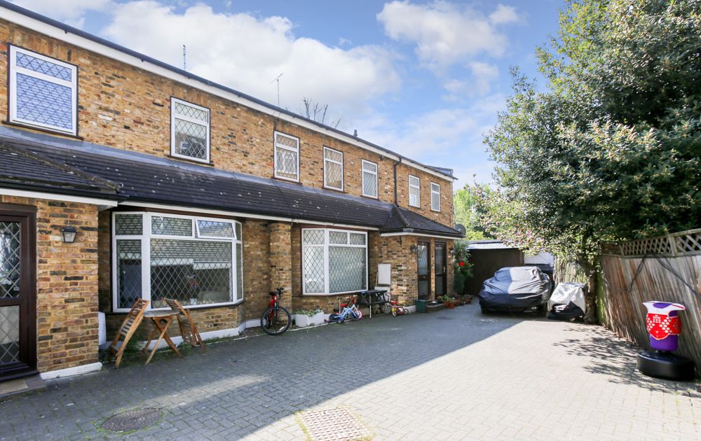 Spooners Mews, Acton W3  