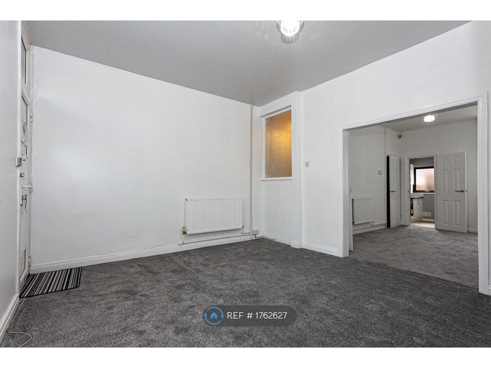 2 bed terraced house to rent in Irlam Avenue, Eccles, Manchester M30