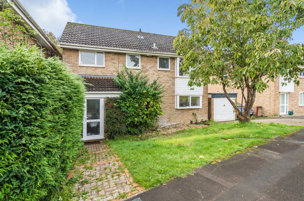 4 bed detached house for sale in Bodiam Drive, Toothill, Swindon SN5, £