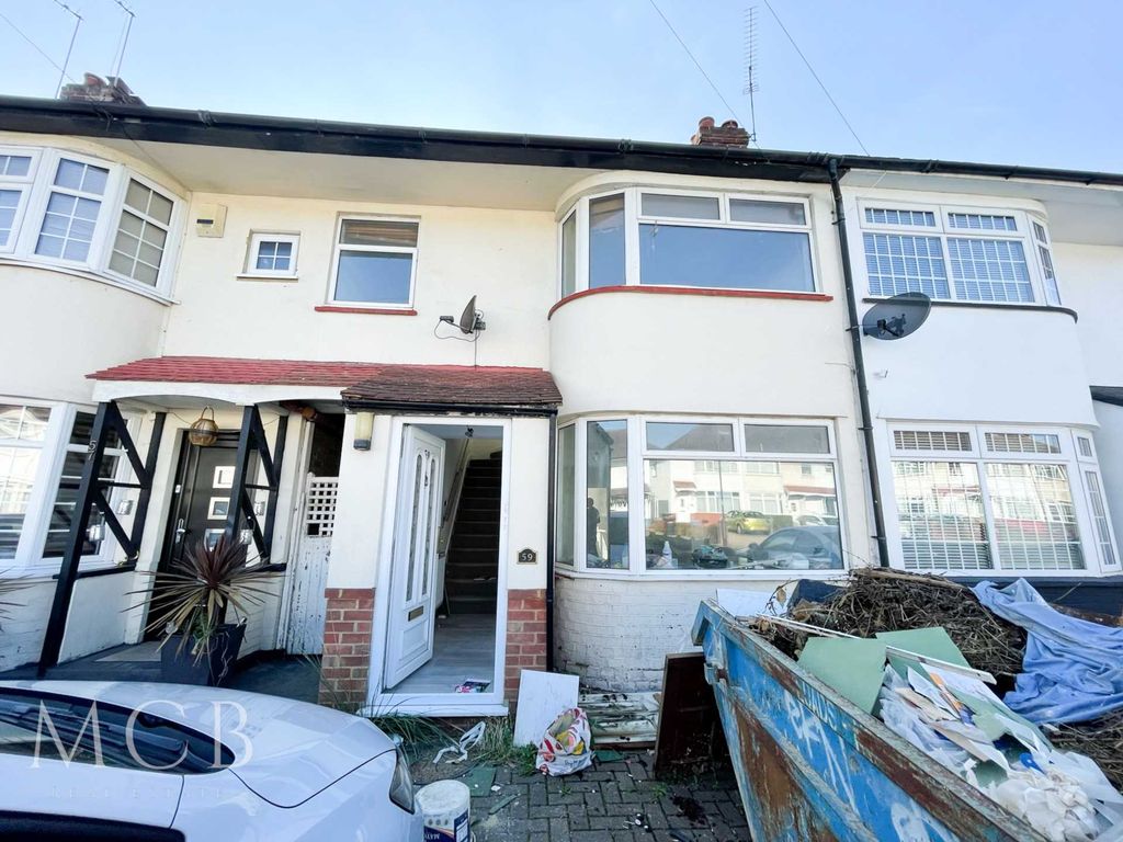 3 bed semidetached house to rent in Lewins Way, Slough SL1 Zoopla