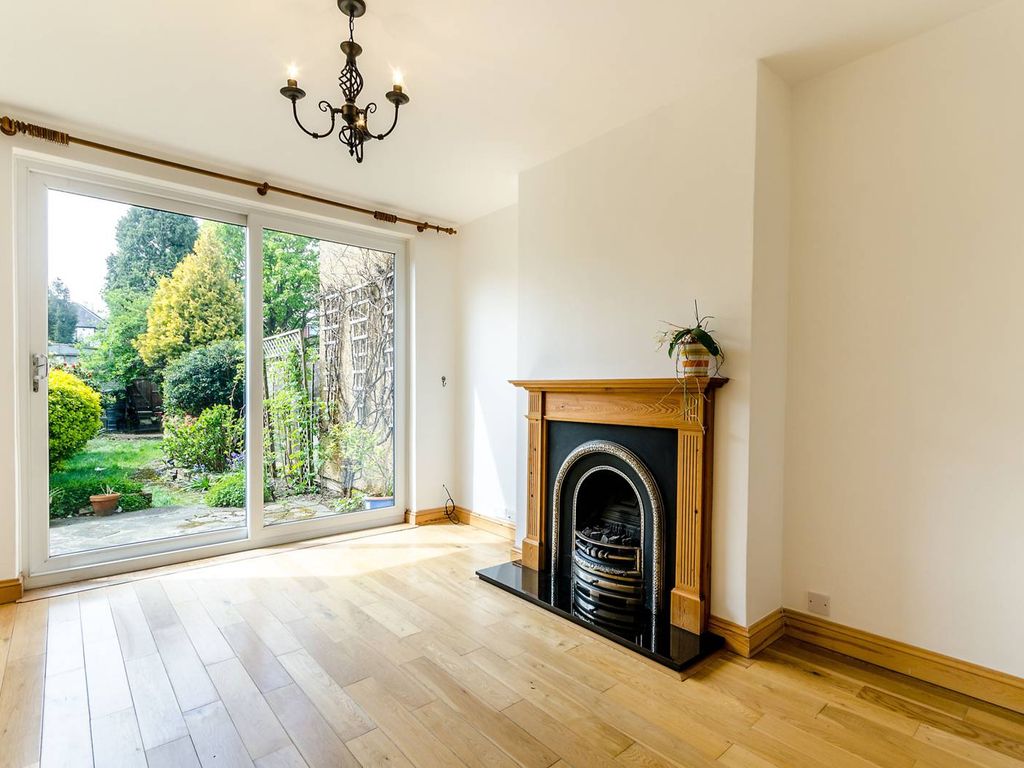 4 bed property to rent in Queen Anne Avenue, Bromley South, Bromley BR2