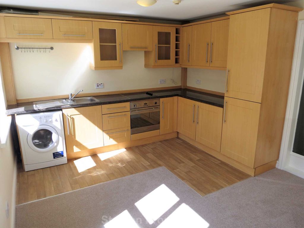 2 bed flat to rent in Turncroft Lane, Stockport SK1 Zoopla