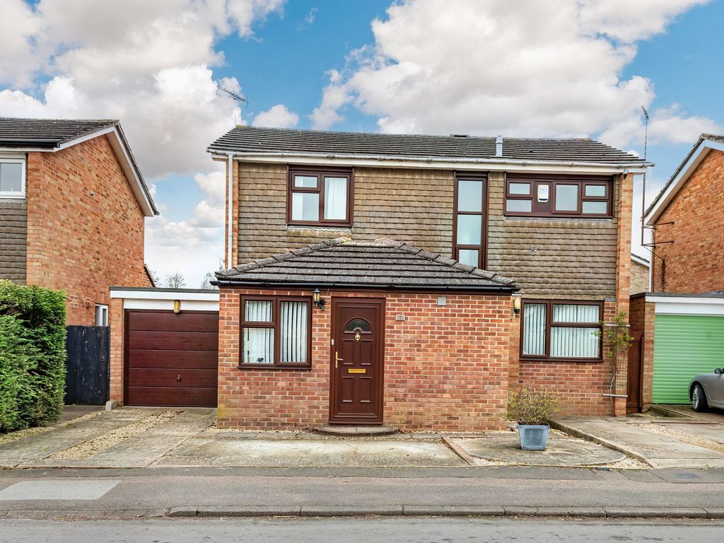 3 bed detached house for sale in Mirfield Road, Witney OX28 Zoopla