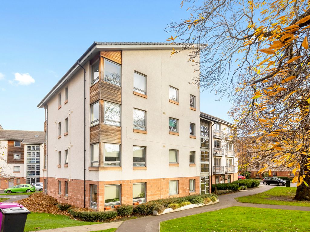 2/8, St Triduanas Rest, Restalrig, Edinburgh EH7  