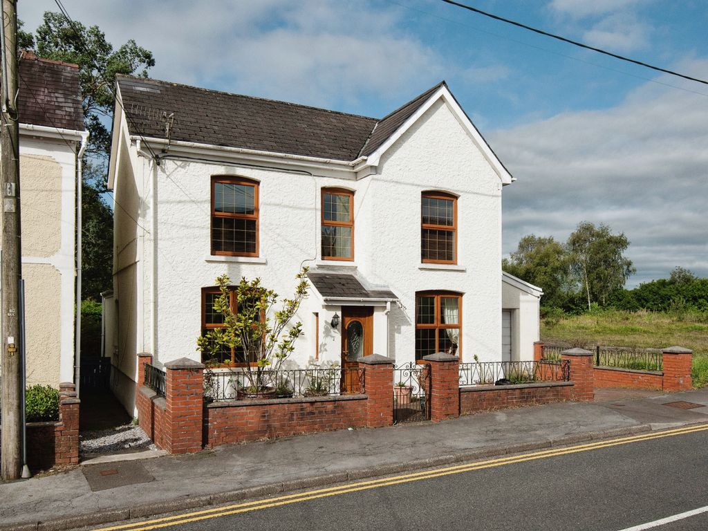 3 bed detached house for sale in New Road, Ystradowen, Carmarthenshire