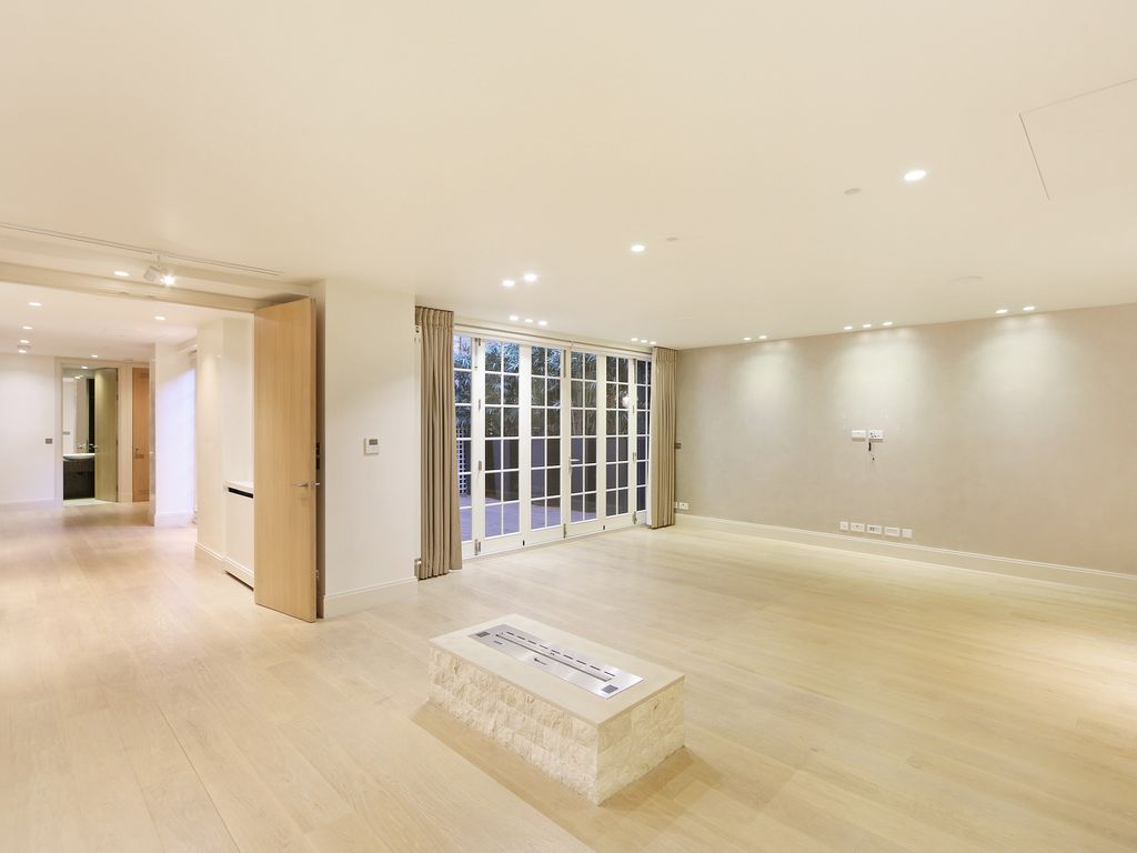 3 bed flat to rent in Palace Gate, London W8 Zoopla