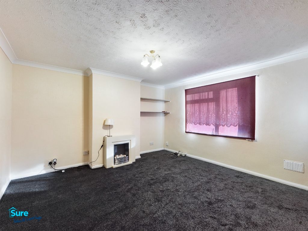 2 bed terraced house to rent in Warners End Road, Hemel Hempstead