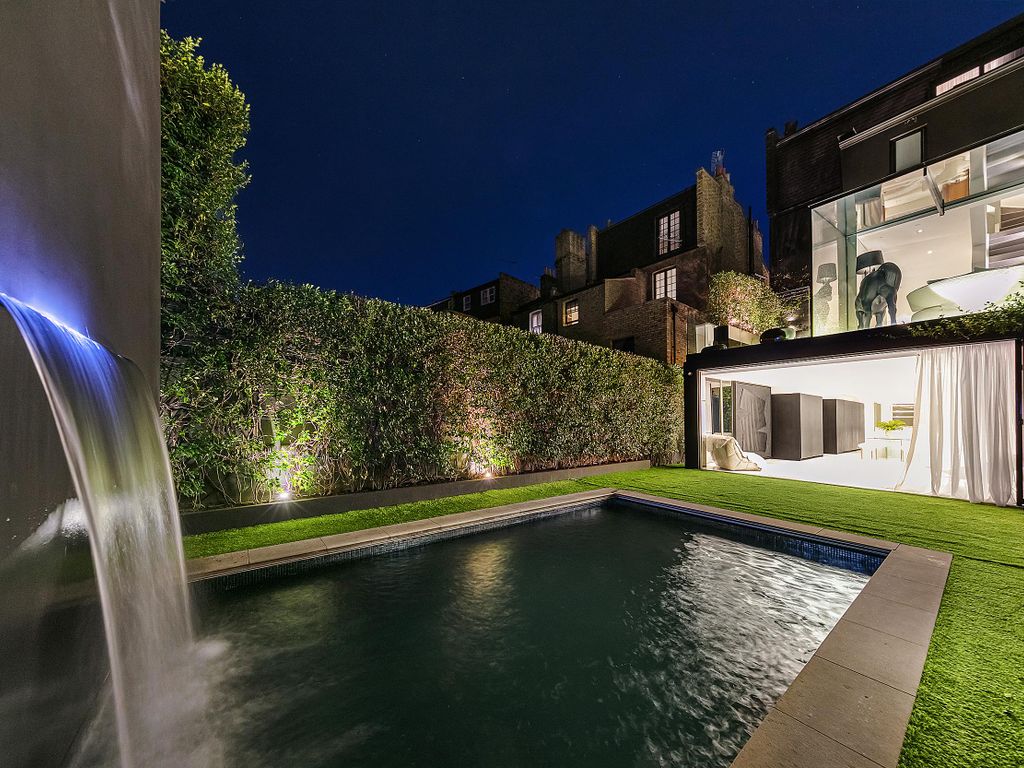 3 bed semidetached house for sale in Fulham Road, London SW6 Zoopla